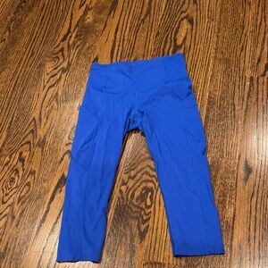 Lululemon women’s royal blue capris